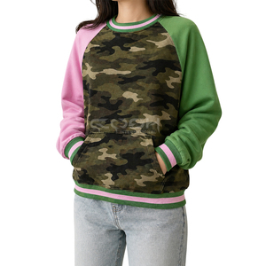 Sudadera Casual Cosh International Sisterhood Sorority con Bloques de Color Camuflaje, Manga Rosa y Verde, Cuello Redondo y Bolsillo - Product Image 1