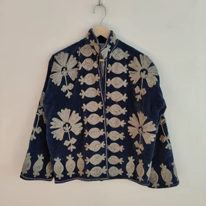 Veste en velours bleu marine Suzani, broderie artisanale ethnique, manteau d'hiver bohème, tenue artistique pour festival, veste Suzani pour femme - Product Image 1