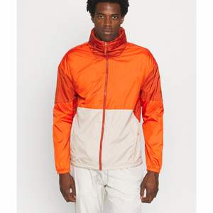 Veste de randonnée imperméable de haute qualité, logo personnalisé imprimé, veste de ski, de neige et de pluie à capuche pour homme, coupe-vent d'automne et d'hiver, veste d'extérieur pour homme - Product Image 1