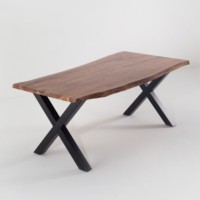 Ensemble de salle à manger Vandana Aureo Lyra en bois d'acacia avec un design contemporain fait main et solide