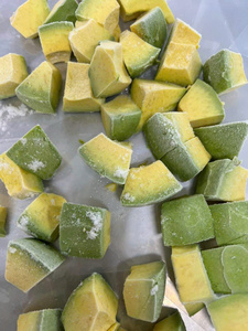 Purée d'avocat IQF populaire du Vietnam |   Étiquette Clean Label pour produits surgelés naturels Green Flash |   Cubes Idéaux pour la crème glacée végane et les sauces culinaires - Product Image 3