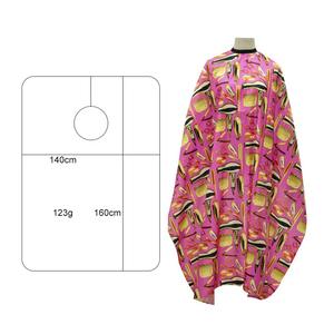 Cape de coiffure professionnelle en polyester camouflage violet et bleu, résistante à l'eau, pour salon de coiffure et barbier, avec fermeture ajustable au cou - Product Image 5