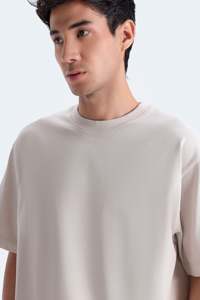 เสื้อยืดผู้ชายทรงหลวมโอเวอร์ไซส์ ผ้าฝ้าย ไหล่ตก สไตล์ลำลอง สตรีทแวร์ เรียบง่าย ปรับแต่งได้ ผู้จำหน่ายเสื้อยืด - Product Image 3