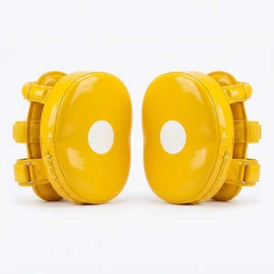 Cibles de frappe en cuir de vachette jaune Dumela – Équipement d'entraînement durable pour les arts martiaux - Product Image 1