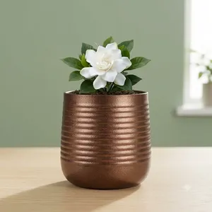Pot de fleurs en métal finition cuivre avec design côtelé, pot décoratif pour plantes d'intérieur, maison, bureau, salon, table - Product Image 4