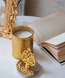 โถเทียนฝาปิดตกแต่งพร้อมฝาครอบทรงกลมแบบเรียบ ด้านบนเป็นแผ่นเรียบ มีหูจับแบบแกะสลัก โถเทียนลายตอก - Product Image 4