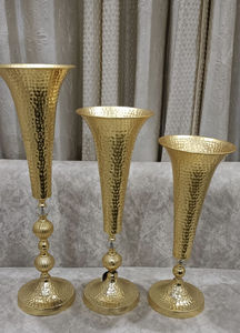 Vase à fleurs en argent fait main de qualité supérieure en gros pour la décoration de mariage, la décoration de la maison, la présentation sur table et les événements à prix avantageux - Product Image 4