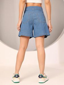 Shorts de mezclilla vintage para mujer con dobladillo deshilachado, cintura media, 100% algodón, ecológicos, casuales, de verano, lavado medio, color liso, con cinturón, Abdul Royal - Product Image 2