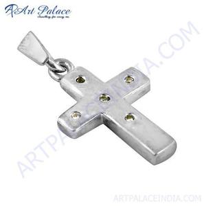 Collar con colgante fino de cruz de plata tradicional con piedras preciosas CZ - Product Image 1