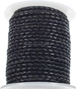 Modèle de résultats de bijoux en cuir tressé Bolo noir. Cordon en cuir tressé Bolo - Product Image 1