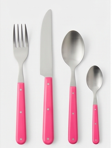 Juego de cubiertos modernos de acero inoxidable con mangos de plástico rosa, aptos para lavavajillas, para uso en fiestas y en el hogar. - Product Image 1
