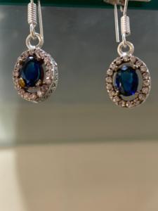 Boucles d'oreilles pendantes en perles et zircon bleu avec forme ovale et pendentif rond pour femme, bijoux de qualité supérieure, vente en gros - Product Image 1