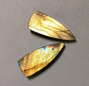 Par de Gemas Sueltas de Labradorita Dorada con Cabujón Facetado en Forma de Escudo para Joyería, Piedra para Manualidades, 15x40x7mm - Product Image 2