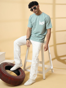 T-shirt à manches courtes bleu clair pour homme avec imprimé lettres blanches, col rond, coupe classique, en jersey de coton décontracté - Product Image 5