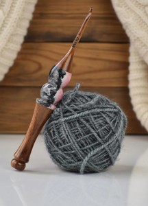 Luxury Epoxy Resin Wooden <b>Crochet</b> <b>Hook</b> Comfortable Grip Handmade Knitting Accessory for Daily Crafting Use - Product Image 6
