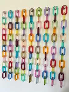 Décoration murale en macramé en résine faite à la main, motif vertical, forme ronde, thème de Noël, design artistique - Product Image 1