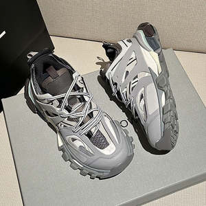 Vente en gros de baskets épaisses à logo personnalisé LED, nouvelle mode rehaussée pour hommes et femmes, chaussures de sport décontractées pour la marche - Product Image 5