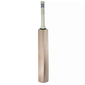 Bate de Críquet de Madera de Alta Calidad - Duradero, para Entrenamiento Profesional, Uso en Exteriores, Mango Suave, Diseño Ambidiestro, Personalizable - Product Image 3