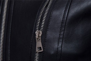 Veste de moto slim fit en cuir PU noir pour homme, col à fermeture éclair intégrale, manches classiques, style automne - Product Image 3