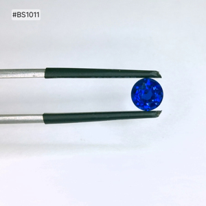 Zafiro Azul de Madagascar Grado 3A, Tono Brillante, Forma Redonda, 1.31ct, Acabado Claro y Color Intenso, Gema Suelta para Joyería - Product Image 1