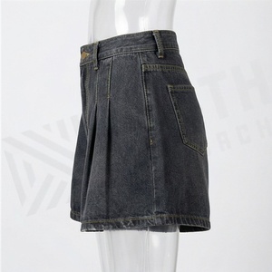 Jean plissé taille haute pour femme grande taille, coupe large, short décontracté à taille élastique, vêtement d'été premium pour le streetwear - Product Image 3