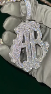 Nuevos Diseños de Joyería Hip Hop, Colgante de Letra 3D Personalizado en Plata de Ley 925 con Oro Blanco, Completamente Cubierto de Moissanita Esmeralda, Estilo Moderno - Product Image 2