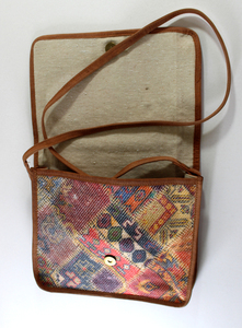 Bolso de Hombro Bohemio Vintage para Mujer, Cubierta de Lona y Cuero Genuino, Correa Única, para Uso Diario en Todas las Estaciones, de Rajasthan - Product Image 4