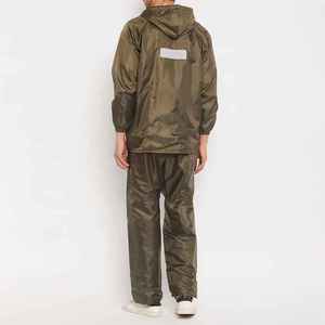 Traje de Protección Avanzado Contra Tormentas, Puntos de Refuerzo, Ropa Impermeable Resistente, Chaqueta y Traje para Lluvia - Product Image 3