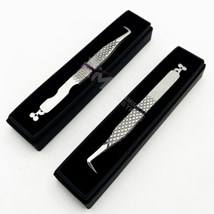 Pinzas Profesionales RMI de Acero Inoxidable de la Mejor Calidad para Extensión de Pestañas, con Punta Dentada y Agarre de Diamante Plateado, Antimagnéticas, 10 mm - Product Image 5