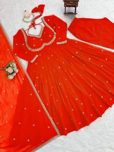 ชุดเดรส Anarkali ปักลายสีแดง พร้อมผ้าคลุมยาวถึงพื้น สำหรับงานแต่งงานและงานเลี้ยงสำหรับผู้หญิง - Product Image 4