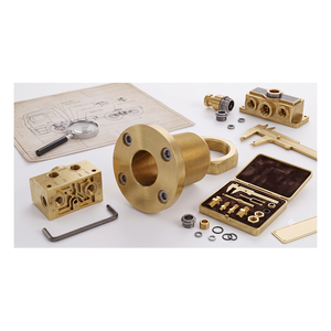 Raccord de traversée en laiton de haute qualité avec écrou de blocage pour applications de plomberie et industrielles (eau, air, carburant, gaz) - Product Image 1