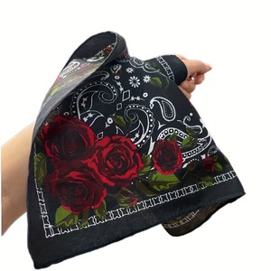 Foulard carré en satin de soie imprimé avec logo personnalisé, motifs géométriques, animaux, losanges et feuilles, multi-usages pour toutes les saisons - Product Image 5