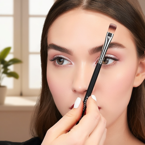 Brocha de Maquillaje Majida Degrade, Punta Plana, Aplicación Precisa para Ojos, Labios y Rostro - Product Image 3