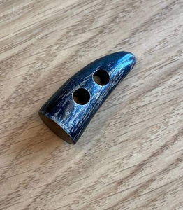 Botones de cuerno de animal pulidos a medida, 2 agujeros, material orgánico - Product Image 5