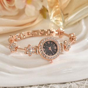 Vente en gros d'usine, nouveau bracelet de montre à motif diamant, montres élégantes pour femmes, montres de luxe pour femmes, bracelets de montre à quartz - Product Image 4