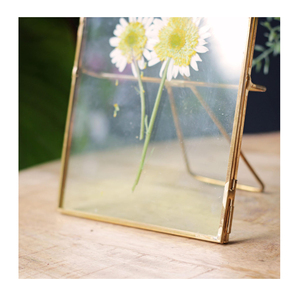 Cadre photo décoratif en verre transparent finition or pour table, avec fleurs pressées, décoration de table, articles de décoration intérieure, prix de gros - Product Image 3