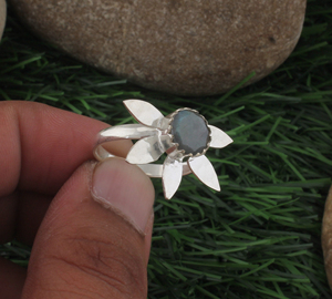 925 Sterling Silver <b>Labradorite</b> Lotus Bezel Setting Classic Party Unisex Gemstone <b>Ring</b> Handmade Sunburst Floral Wholesale - Product Image 4