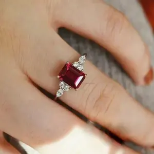 Bague de fiançailles Tishya Diamond Luxury Emerald Cut en moissanite rouge, argent sterling 925, 5g, bijoux de mariage pour femmes - Product Image 1