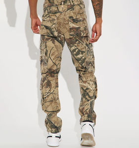 Pantalon cargo utilitaire imprimé sur mesure motif camouflage Real Tree avec poches, coupe droite, style jogger empilé pour homme - Product Image 4