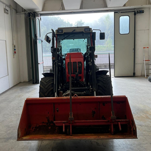 Tractor agrícola R-E-F-O-R-M M-O-U-N-Y 80S - Product Image 1