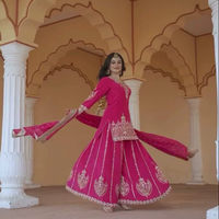 Ensemble Kurti Sharara Dupatta en pure soie chinon, avec broderie séquencée attrayante sur le devant, prêt à porter, pour mariage ethnique indien.
