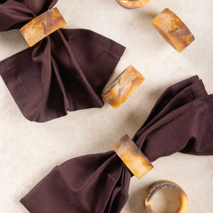 Porte-serviettes en résine au fini artistique pour une mise en scène de table haut de gamme offrant une brillance élégante et un attrait décoratif - Product Image 1