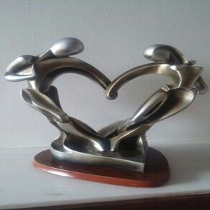 Escultura de Aluminio Fundido Hecha a Mano que Expresa Flujo Espacial, Fuerza Silenciosa y Expresión Moderna Duradera para Decoración del Hogar - Product Image 5