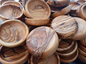 Elegante y Clásico Tazón para Ensalada de Madera de Acacia, Diseño Bonito, Hecho a Mano, Plato para Servir Ensaladas Frescas y Frutas, Decoración Elegante para Fiestas - Product Image 3