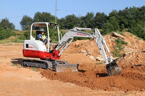 รถขุดขนาดเล็ก Takeuchi TB235-2 มือสอง ราคาโรงงานถูก พร้อมเครื่องยนต์ Yanmar และปั๊มไฮดรอลิก HYDAC ประสิทธิภาพสูง - Product Image 4
