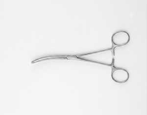 Pinzas Hemostáticas Quirúrgicas OEM Personalizadas, No Traumáticas, de 15.5 cm, Rectas y Curvas, con Mandíbula de 50 mm, Juego de Instrumentos de Acero Inoxidable - Product Image 5