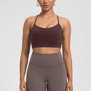 Soutien-gorge de sport classique torsadé pour femme, couleur unie, respirant, idéal pour le yoga et l'entraînement – Vente en gros - Product Image 3
