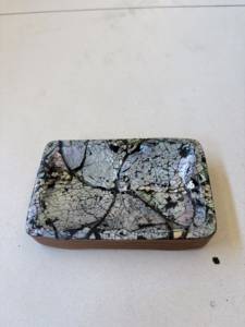 Meilleures ventes en Indonésie, porte-savon rectangulaire écologique antidérapant avec incrustation de coquillages, motif mosaïque noir, blanc et gris - Product Image 5