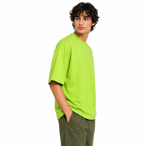 T-shirt ample de qualité supérieure pour homme, offrant un confort surdimensionné, un tissu doux et respirant, et un look élégant et polyvalent pour un style moderne. - Product Image 2