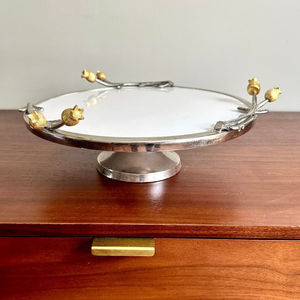 Soporte para Pastel de Acero Inoxidable Martillado de Diseño de Lujo con Detalles en Oro Calla Lily, Plato Decorativo para Exhibición de Postres para Bodas - Product Image 4